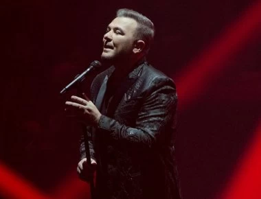 Α.Ρέμος για συναυλία μετά την τραγωδία στο Μάτι: «Ο επιχειρηματίας μου είπε καταστρέφομαι &... την έκανα» (βίντεο)